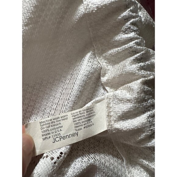 JCPenney Lace Valance 26"L x 48"W Cream Polyester Scalloped Edge Curtain - Picture 5 of 6